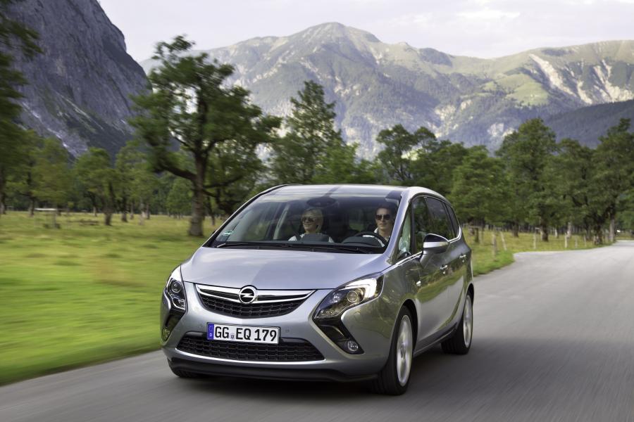 Opel Zafira Tourer 1.6 CDTi Ecotec 2013 года  (фото 25 из 46)